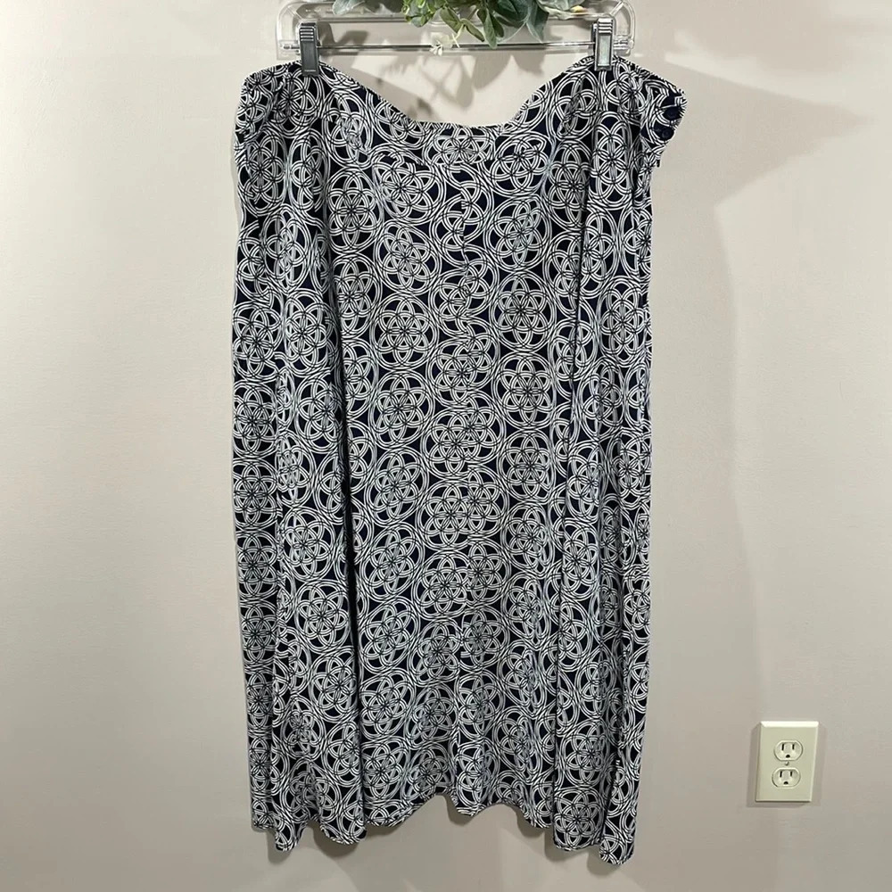 NWOT CJ Banks A-Line Navy and White Patterned Skirt 24W